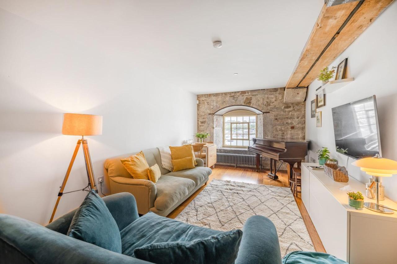 Luxury 2 Bed Apartment In Historic Royal William Yard Plymouth Exterior photo