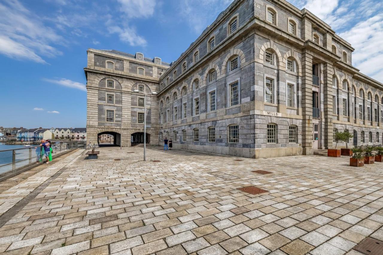 Luxury 2 Bed Apartment In Historic Royal William Yard Plymouth Exterior photo