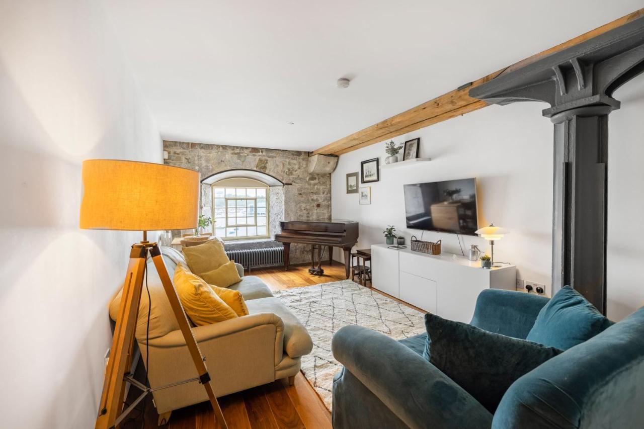 Luxury 2 Bed Apartment In Historic Royal William Yard Plymouth Exterior photo