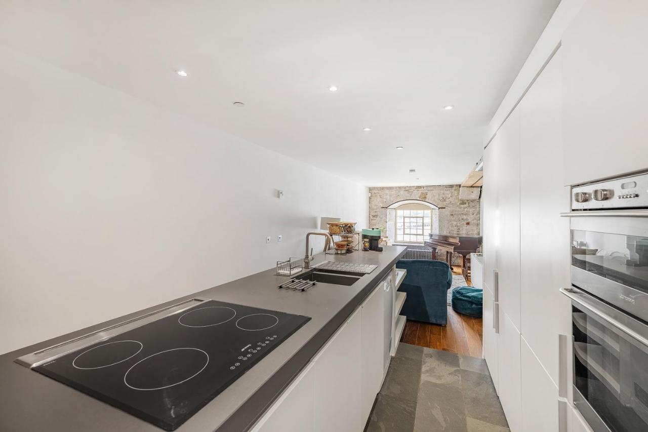 Luxury 2 Bed Apartment In Historic Royal William Yard Plymouth Exterior photo